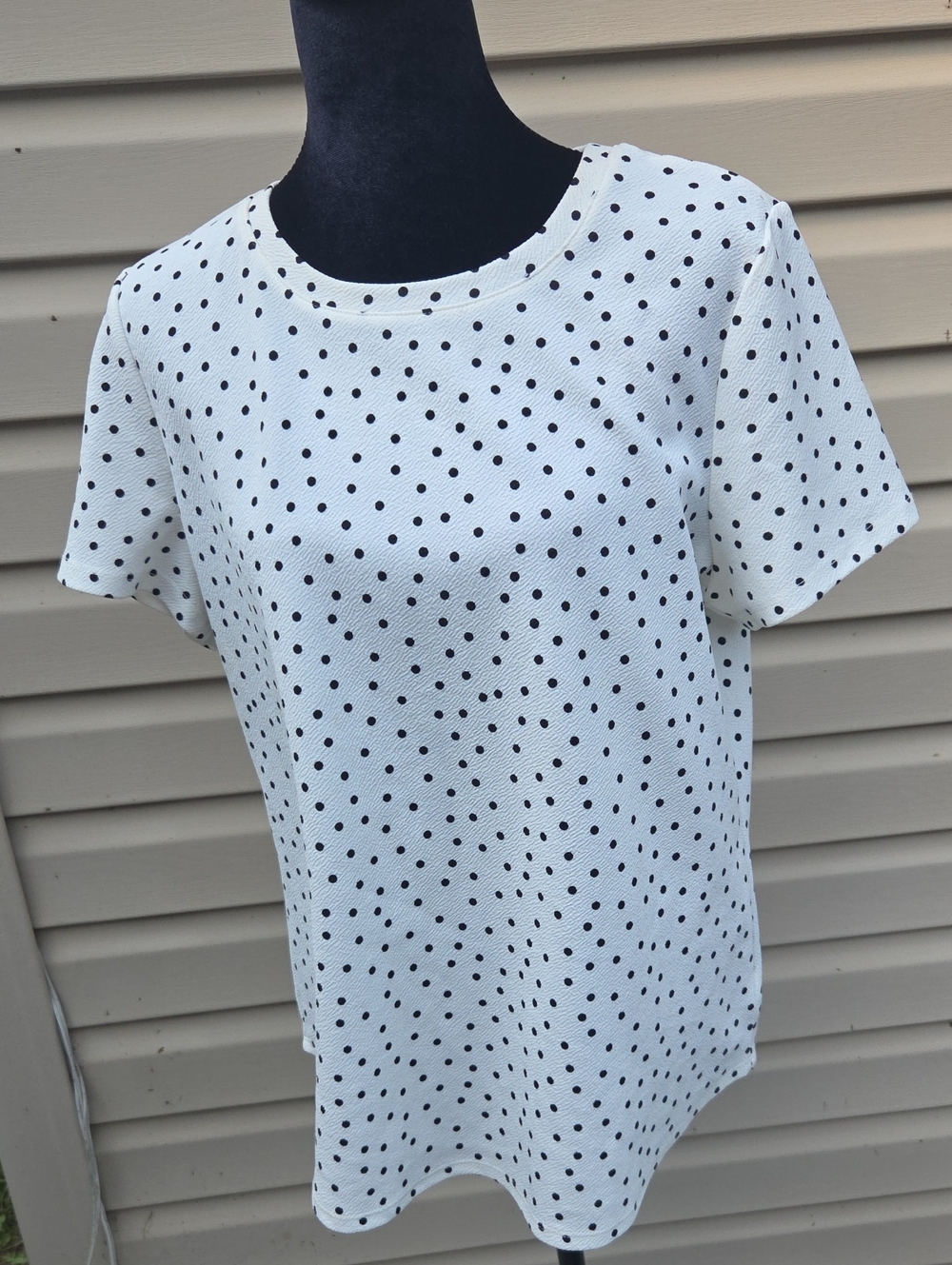 croft & barrow Size M White Short Sleeve Polka Dot Tee